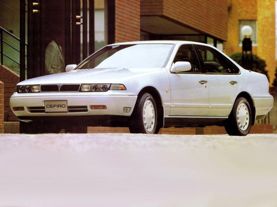  Nissan Cefiro 1988 года  (фото 9 из 13)